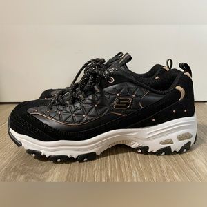 Sketchers D’lites Sneaker Size 8 Black Pink